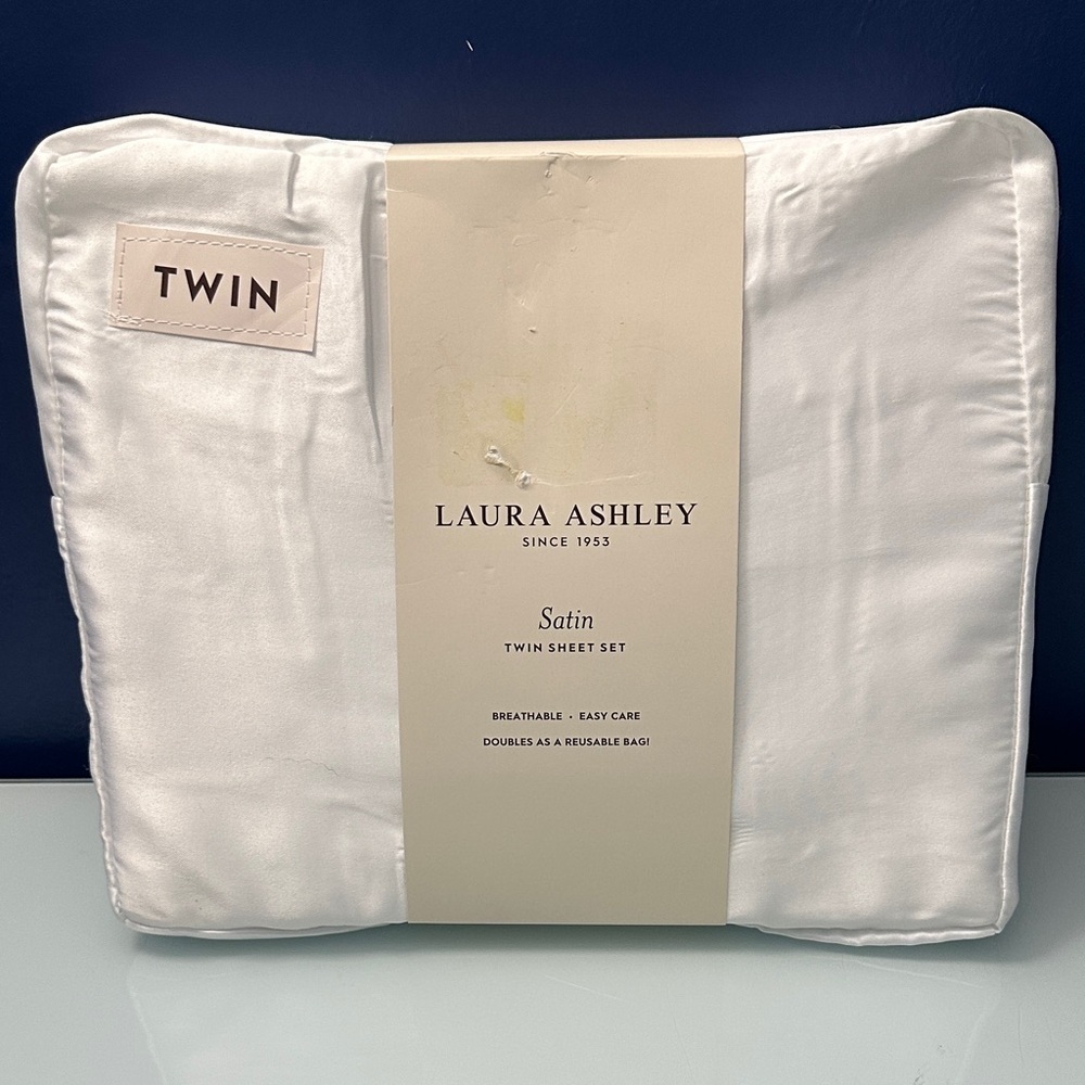 NWT Laura Ashley Satin Twin Sheet Set
